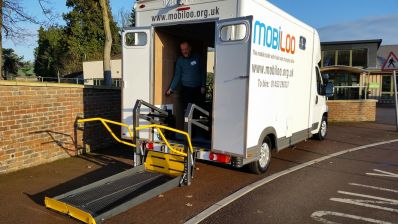 Mobiloo with hoist and changing table